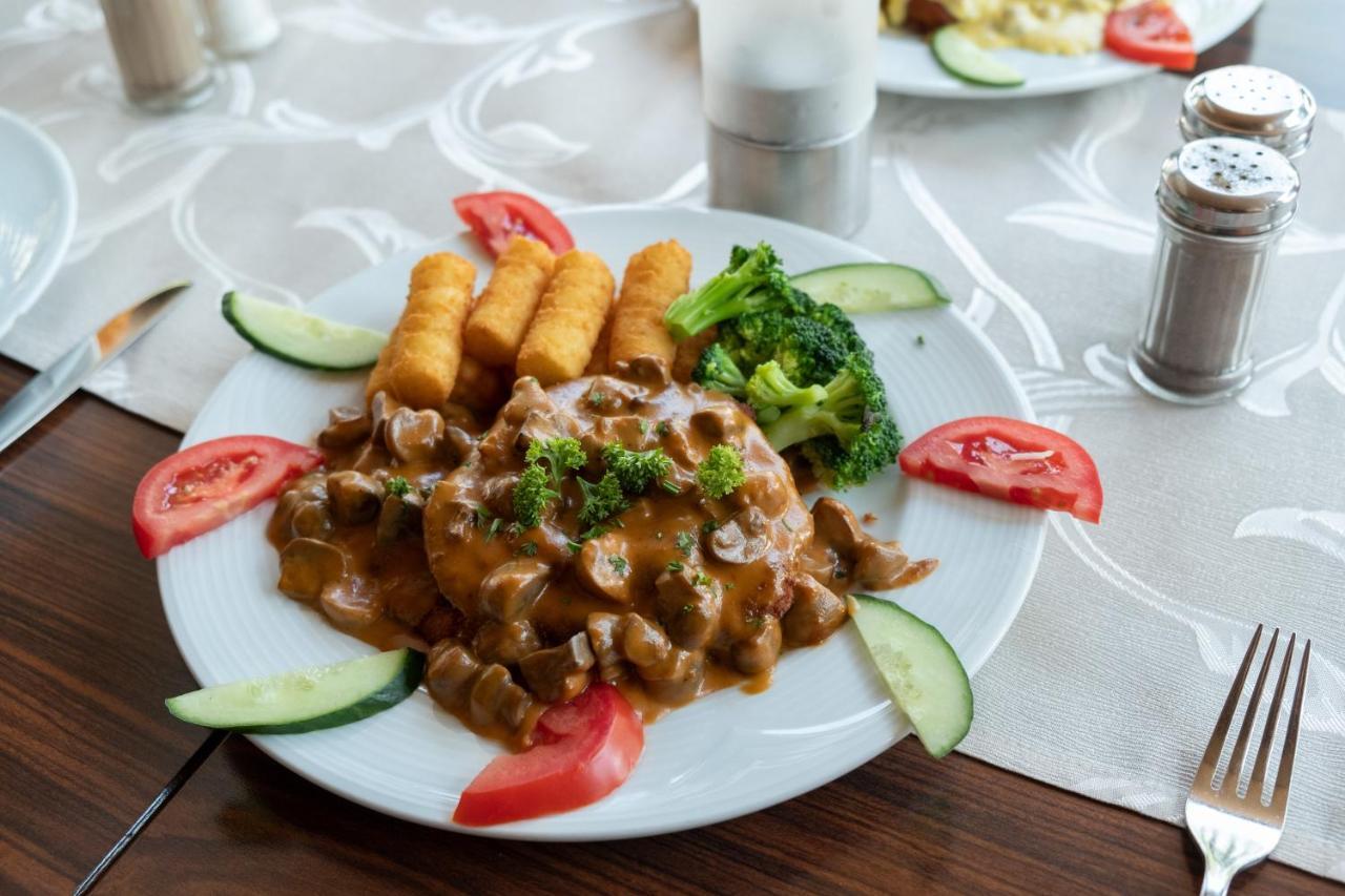 Schnitzelhaus Und Pension Stadt Rosbach Rosbach vor der Hohe Ngoại thất bức ảnh